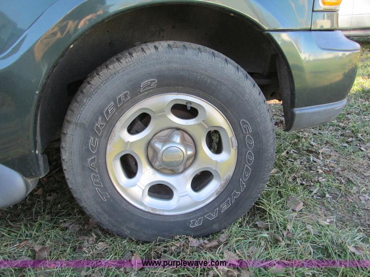 image for item F4126 1999 Lincoln Navigator SUV