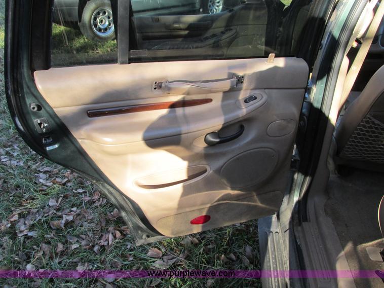 image for item F4126 1999 Lincoln Navigator SUV