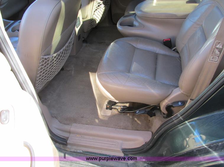 image for item F4126 1999 Lincoln Navigator SUV