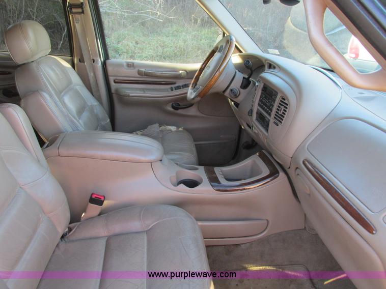 image for item F4126 1999 Lincoln Navigator SUV