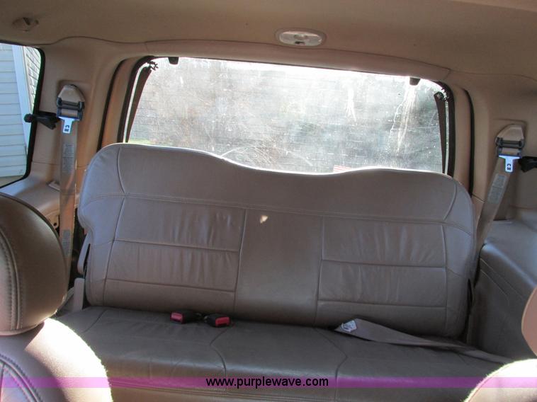 image for item F4126 1999 Lincoln Navigator SUV