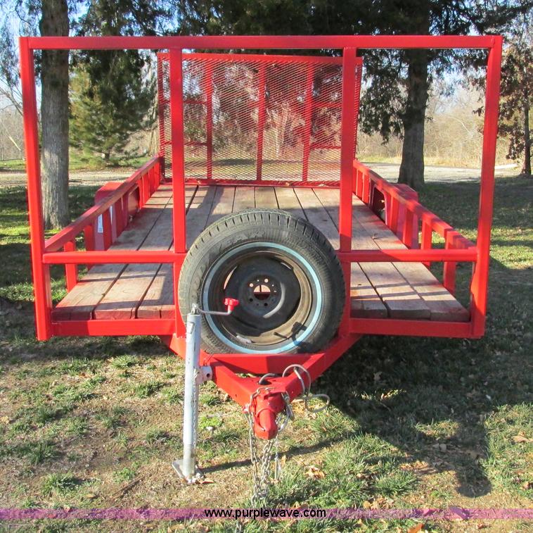 image for item F4153 2005 Hugh single axle trailer