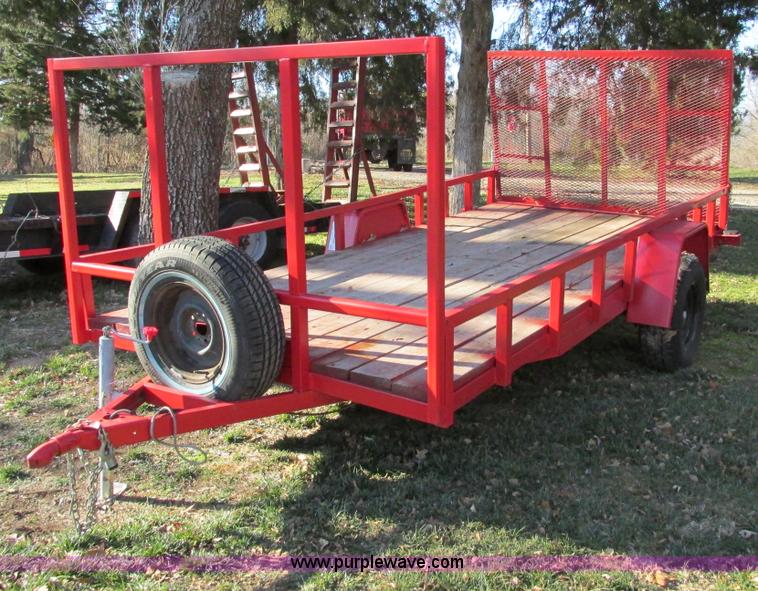 image for item F4153 2005 Hugh single axle trailer