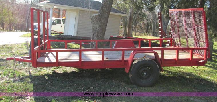image for item F4153 2005 Hugh single axle trailer