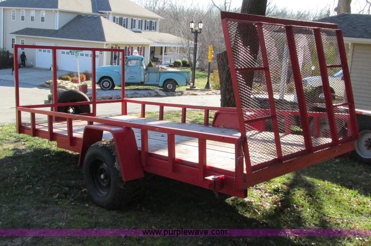 image for item F4153 2005 Hugh single axle trailer
