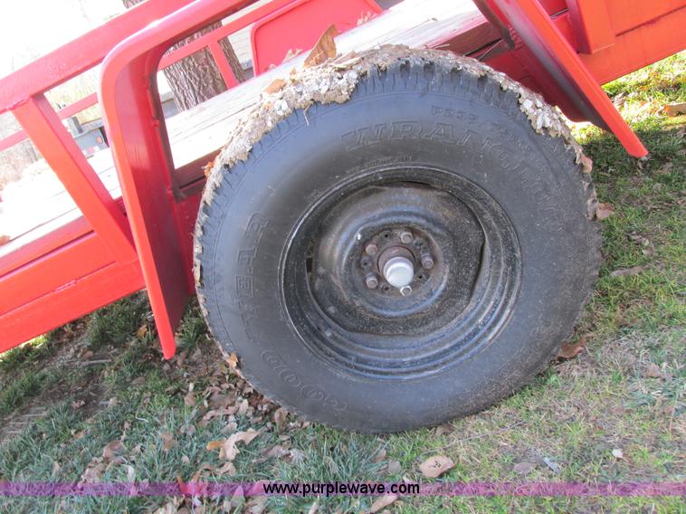 image for item F4153 2005 Hugh single axle trailer