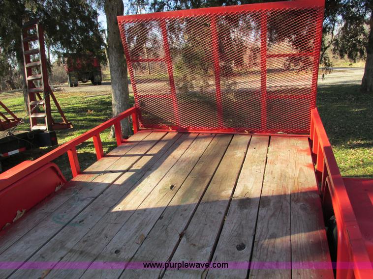 image for item F4153 2005 Hugh single axle trailer