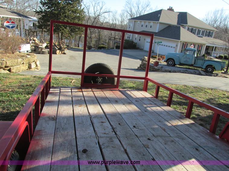 image for item F4153 2005 Hugh single axle trailer