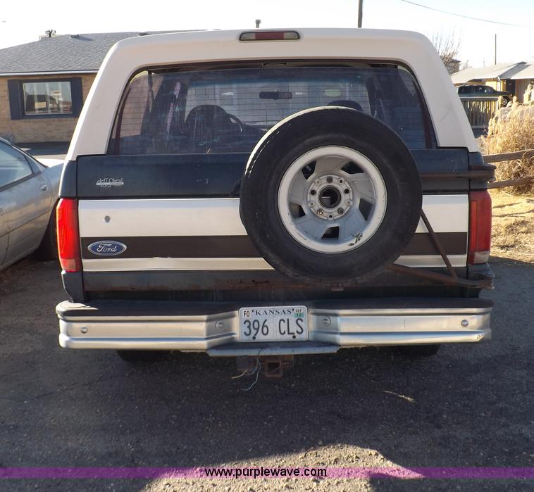 image for item F6359 1992 Ford Bronco XLT SUV