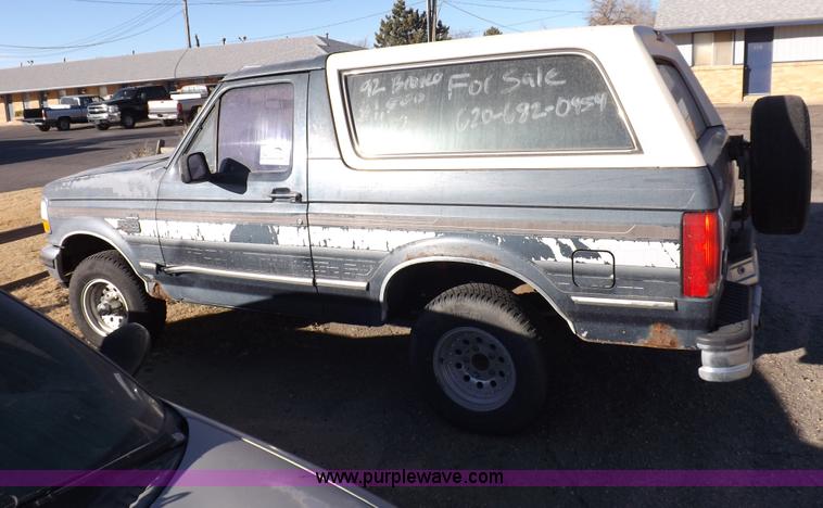 image for item F6359 1992 Ford Bronco XLT SUV