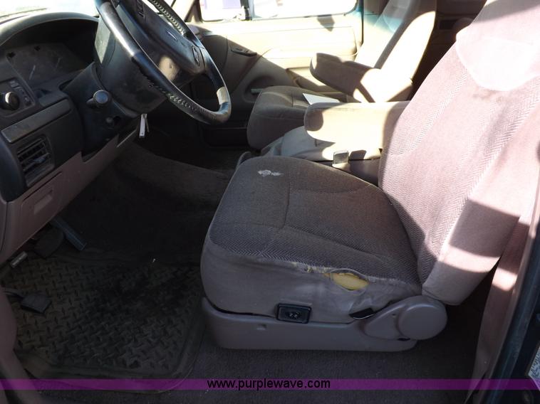 image for item F6359 1992 Ford Bronco XLT SUV