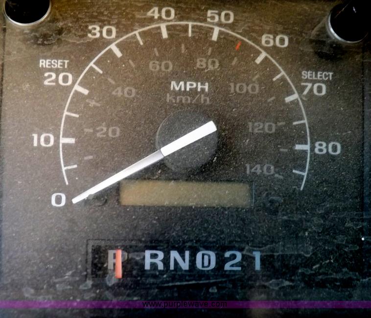 image for item F6359 1992 Ford Bronco XLT SUV