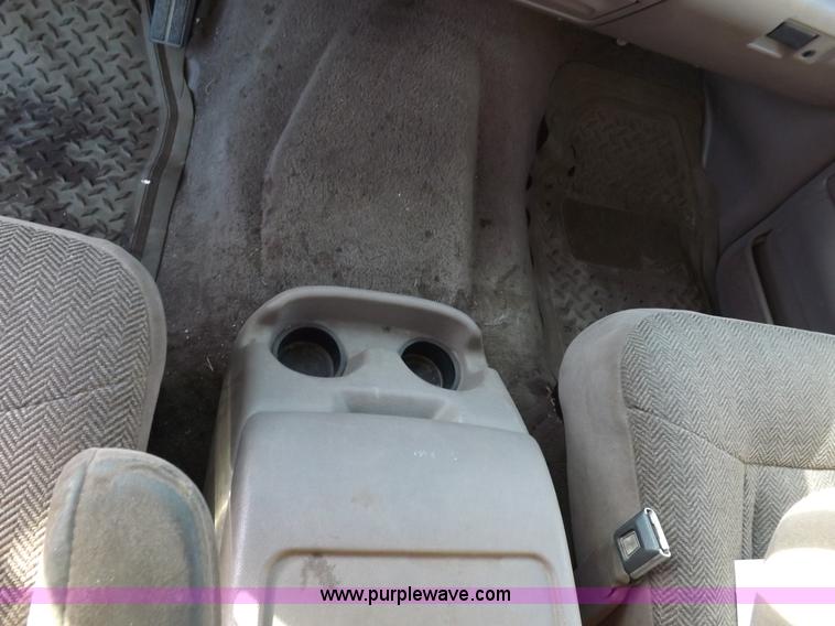 image for item F6359 1992 Ford Bronco XLT SUV