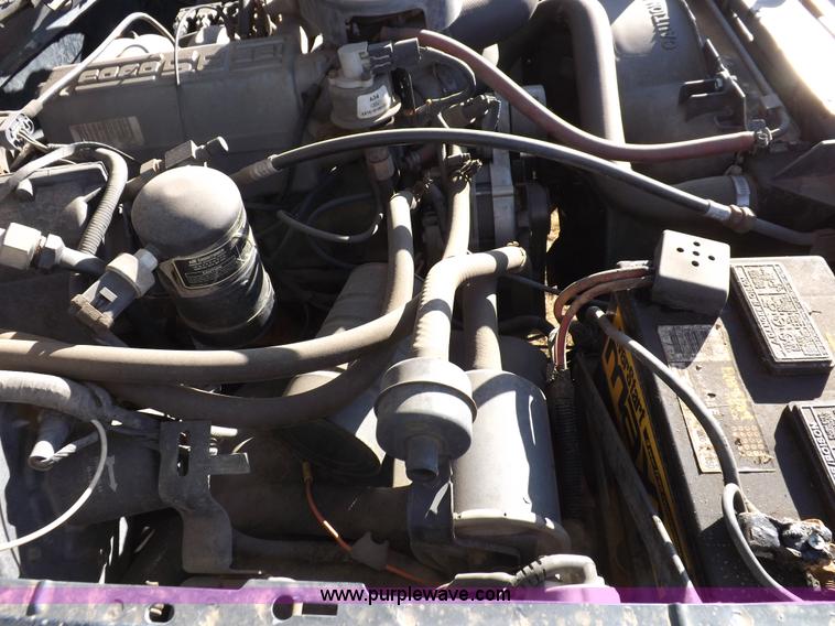 image for item F6359 1992 Ford Bronco XLT SUV