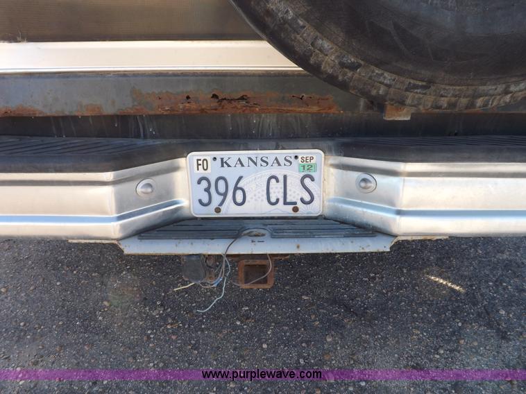 image for item F6359 1992 Ford Bronco XLT SUV