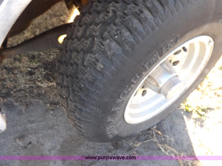 image for item F6359 1992 Ford Bronco XLT SUV