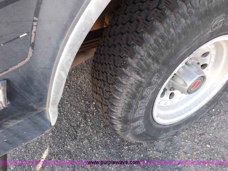 image for item F6359 1992 Ford Bronco XLT SUV