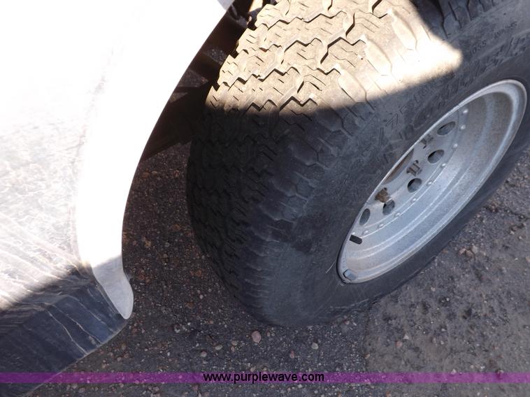 image for item F6359 1992 Ford Bronco XLT SUV