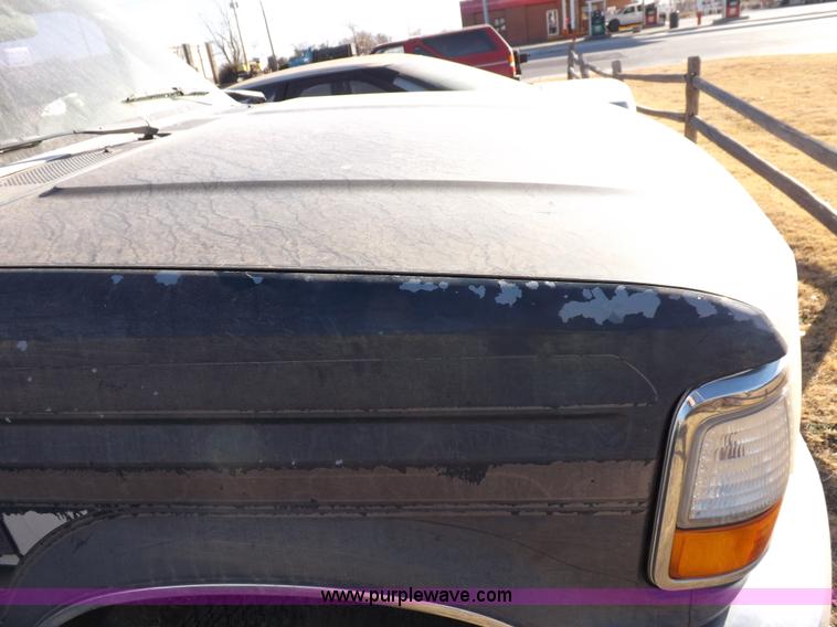 image for item F6359 1992 Ford Bronco XLT SUV