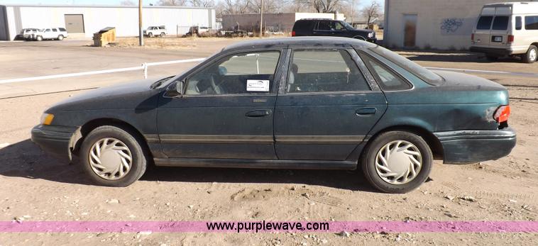 image for item F6360 1995 Ford Taurus