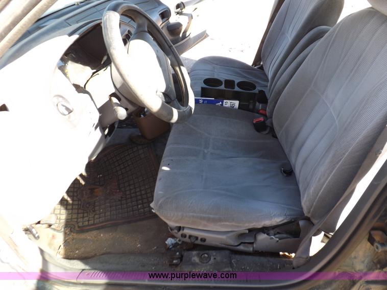 image for item F6360 1995 Ford Taurus