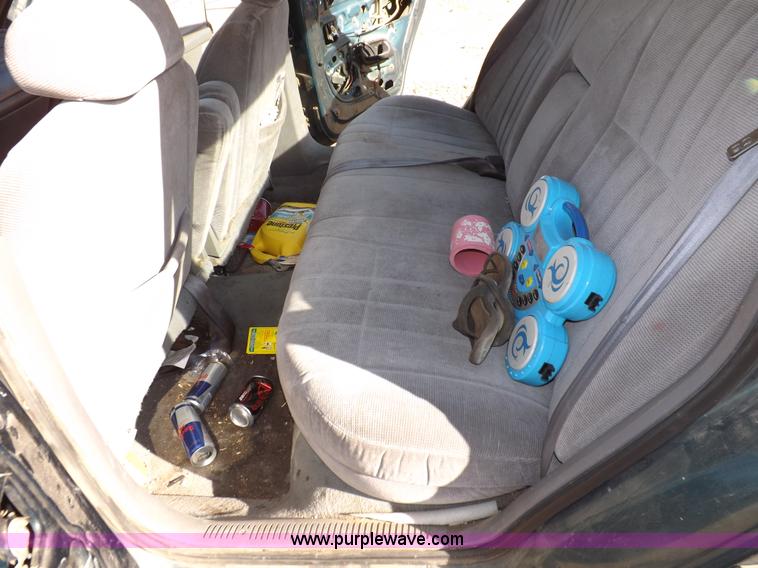 image for item F6360 1995 Ford Taurus