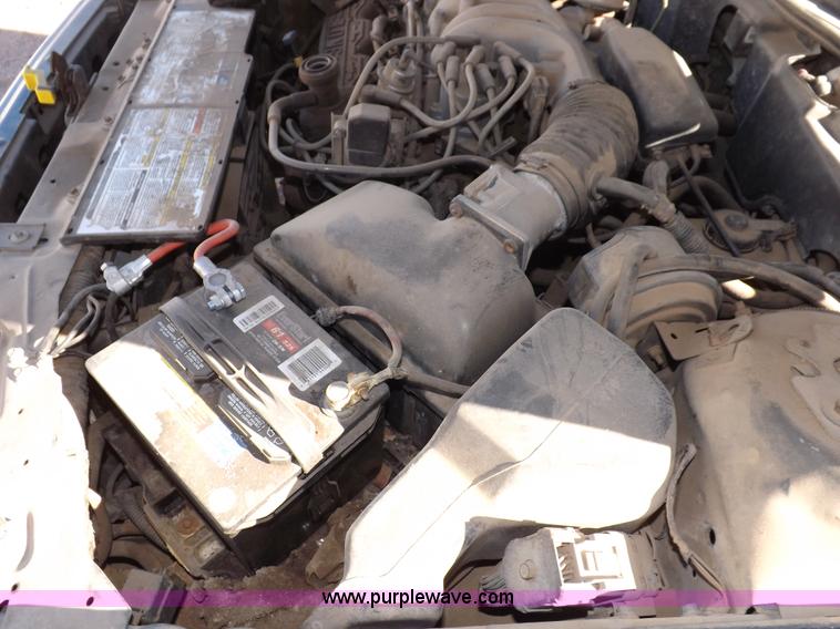image for item F6360 1995 Ford Taurus