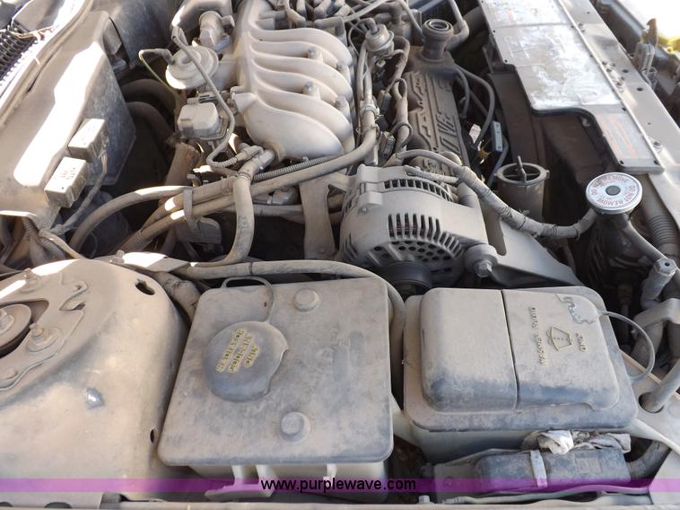 image for item F6360 1995 Ford Taurus