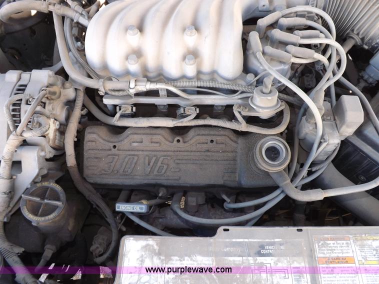 image for item F6360 1995 Ford Taurus