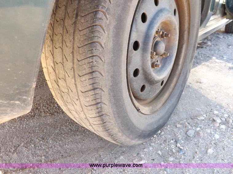 image for item F6360 1995 Ford Taurus