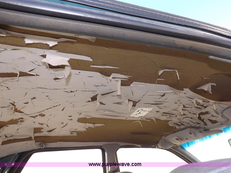 image for item F6360 1995 Ford Taurus