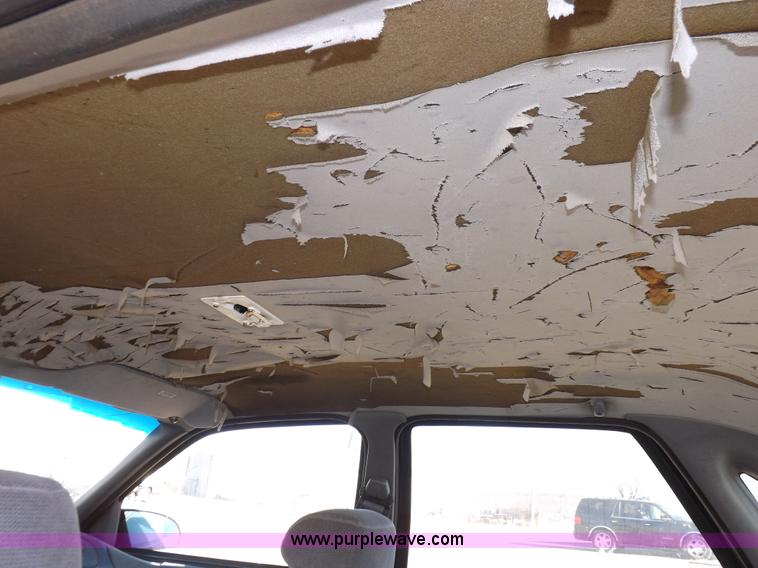 image for item F6360 1995 Ford Taurus