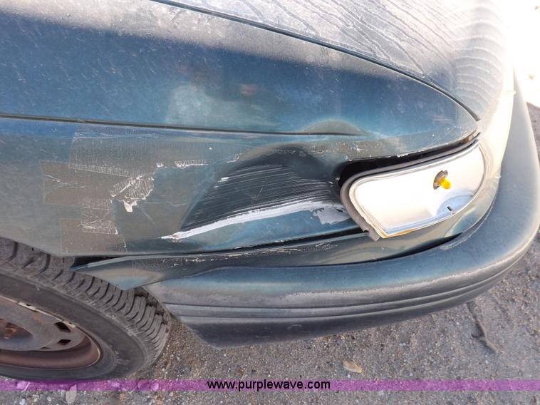 image for item F6360 1995 Ford Taurus