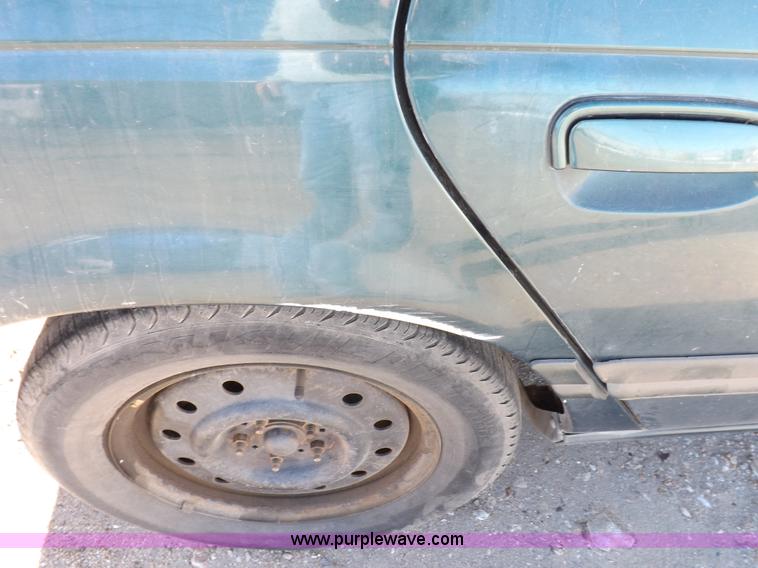 image for item F6360 1995 Ford Taurus