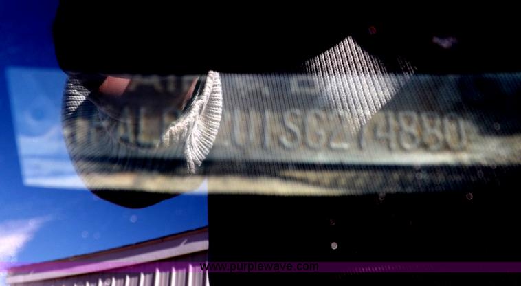 image for item F6360 1995 Ford Taurus