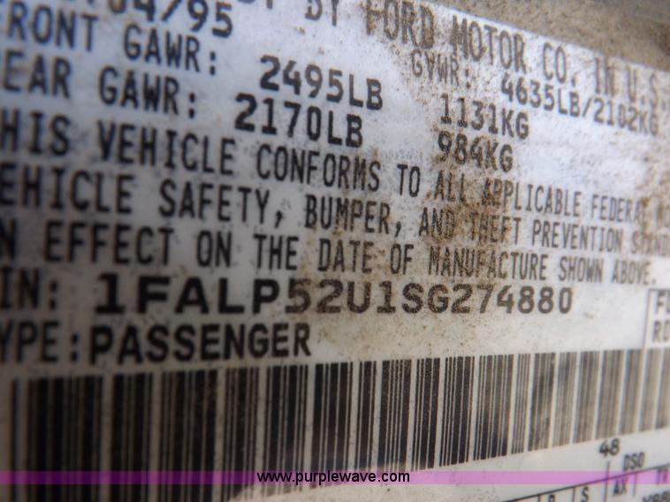 image for item F6360 1995 Ford Taurus