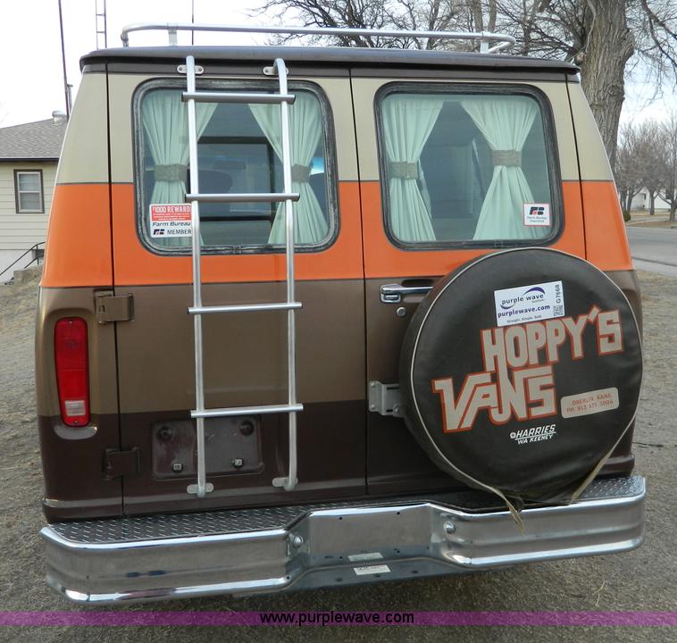 image for item G7668 1982 Ford Econoline E150 playtime van