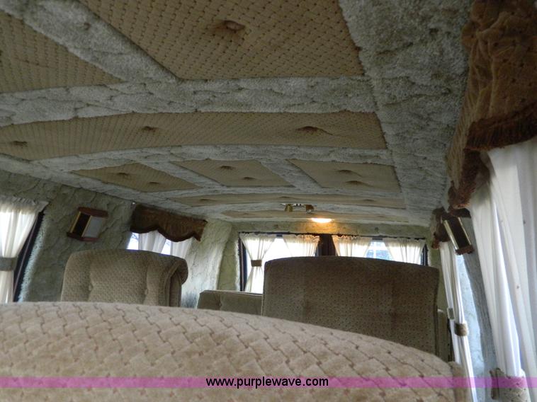 image for item G7668 1982 Ford Econoline E150 playtime van