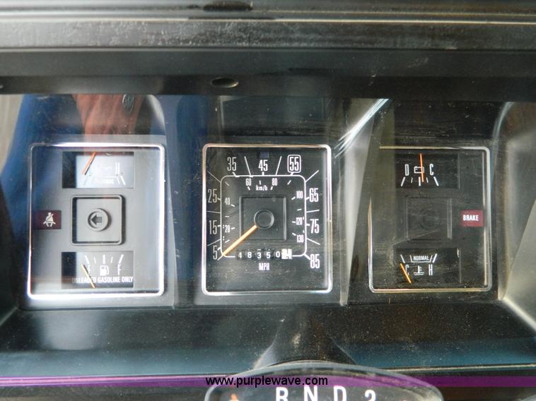 image for item G7668 1982 Ford Econoline E150 playtime van