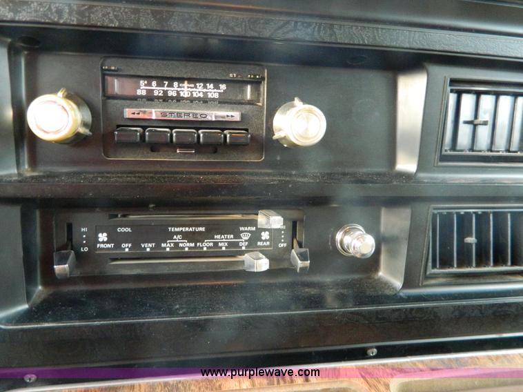 image for item G7668 1982 Ford Econoline E150 playtime van