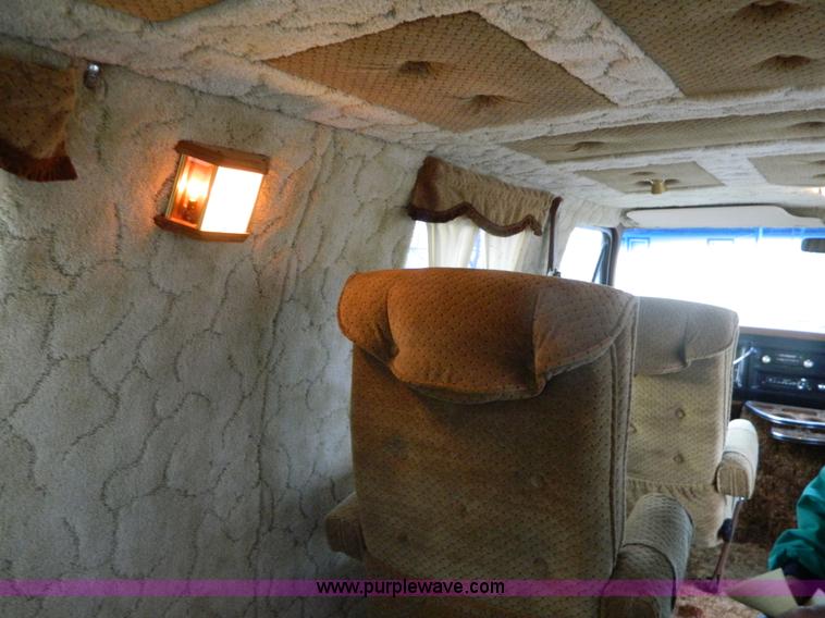 image for item G7668 1982 Ford Econoline E150 playtime van