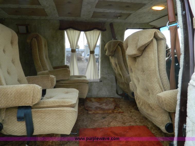 image for item G7668 1982 Ford Econoline E150 playtime van
