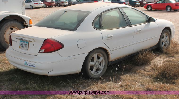 image for item O9355 2003 Ford Taurus SES