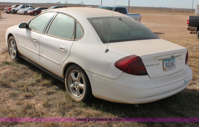 image for item O9355 2003 Ford Taurus SES
