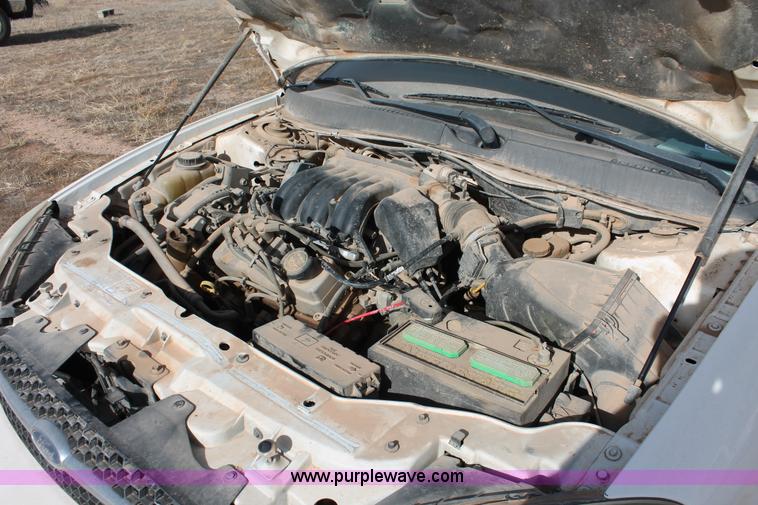 image for item O9355 2003 Ford Taurus SES