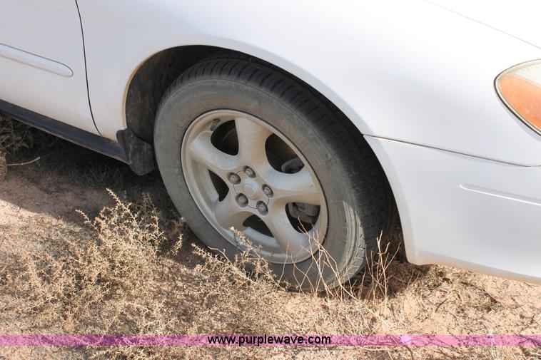 image for item O9355 2003 Ford Taurus SES