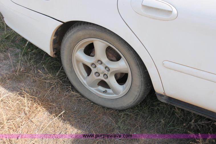 image for item O9355 2003 Ford Taurus SES