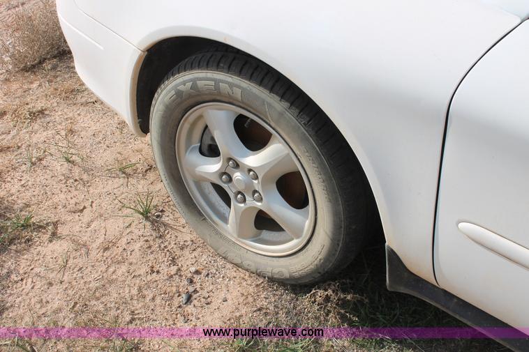 image for item O9355 2003 Ford Taurus SES