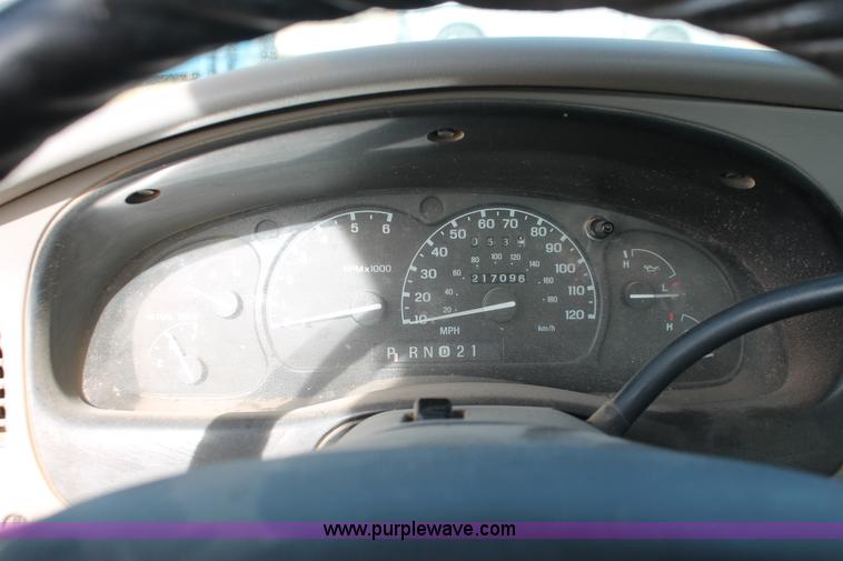 image for item O9360 2000 Ford Ranger SuperCab pickup truck