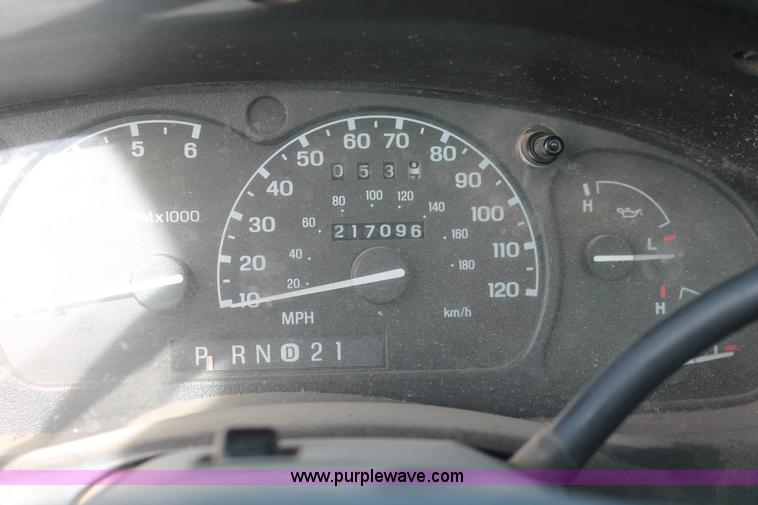 image for item O9360 2000 Ford Ranger SuperCab pickup truck